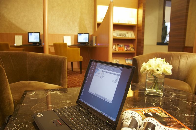 テイ ランディス ホテル タイナン【ペット可】 台南 エクステリア 写真 A laptop computer