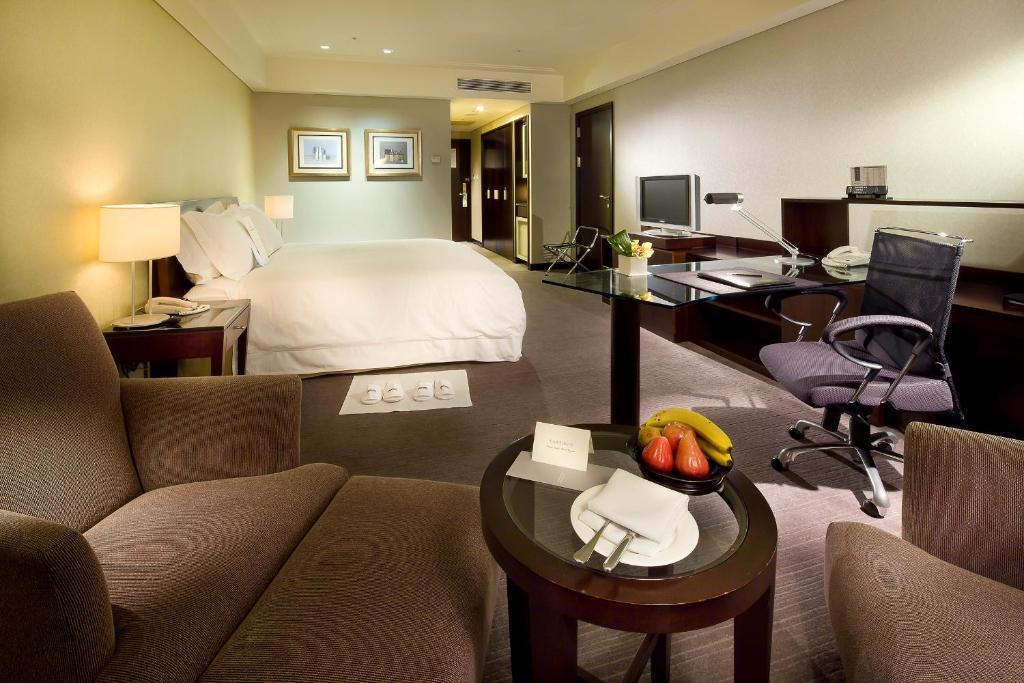 テイ ランディス ホテル タイナン【ペット可】 台南 エクステリア 写真 A room at the Conrad Hong Kong
